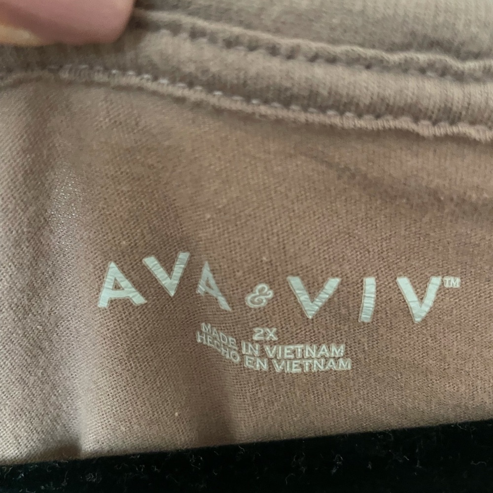 V neck tee
